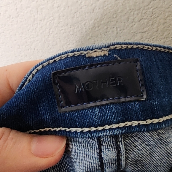 MOTHER Squeeze It The Mid-Rise Dazzler Crop Fray 27 - Picture 6 of 11